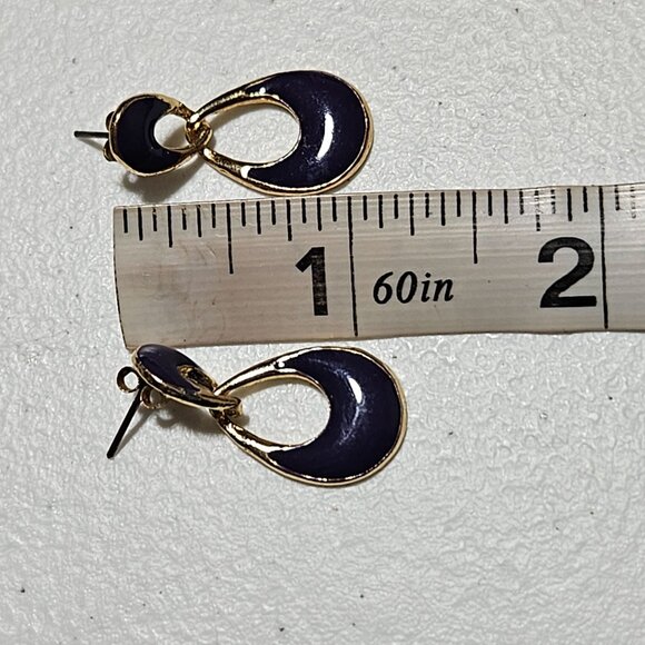 Vintage Gold Tone Purple Enamel Teardrop Dangle Earrings Retro Fashion Jewelry - Picture 4 of 4